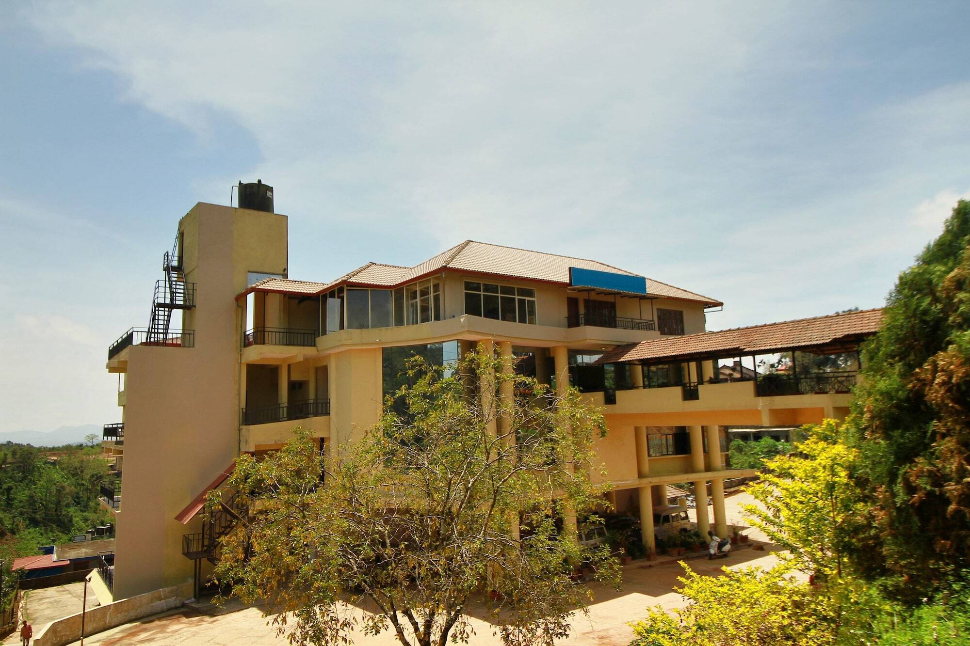 Oyo 17387 Hilldale Resorts 马迪凯里 外观 照片